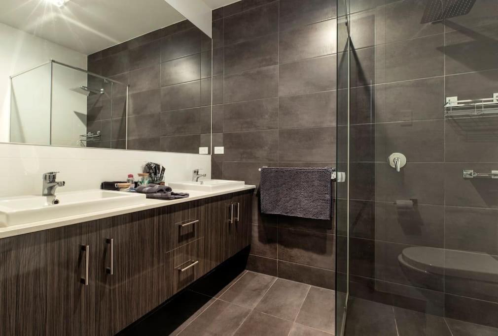 Luxury Home In Christies Beach With King Bed, Nbn, Netflix, 3Bed 2Bath Экстерьер фото