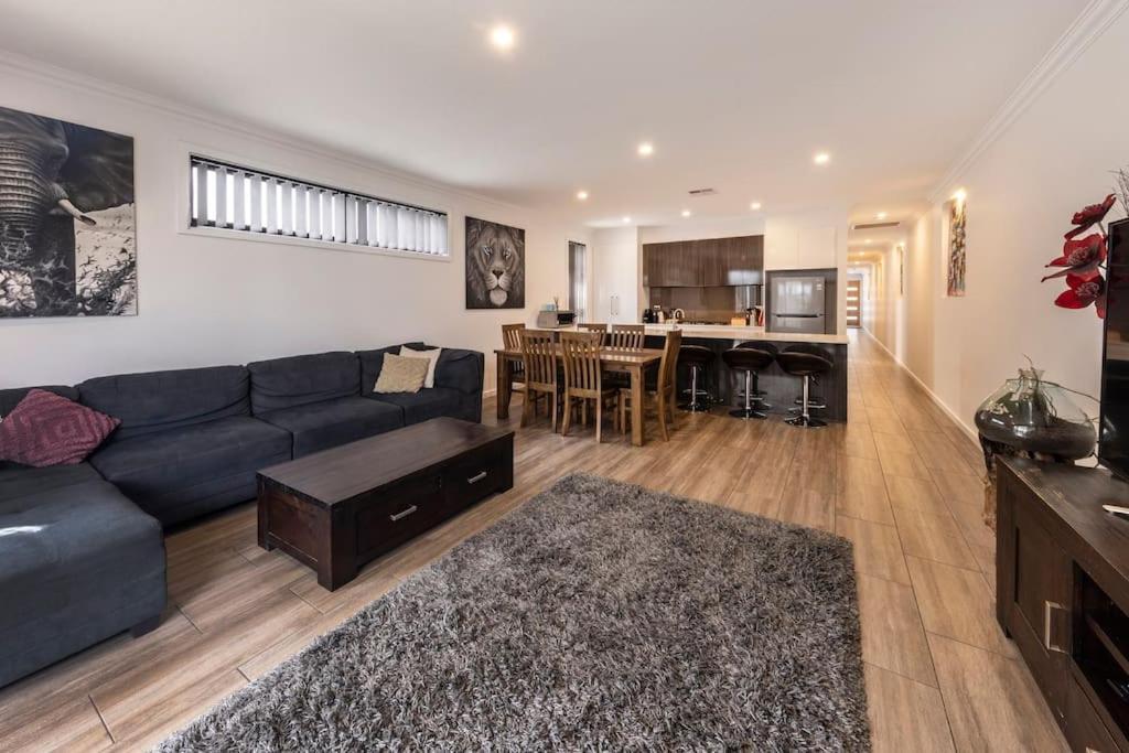 Luxury Home In Christies Beach With King Bed, Nbn, Netflix, 3Bed 2Bath Экстерьер фото